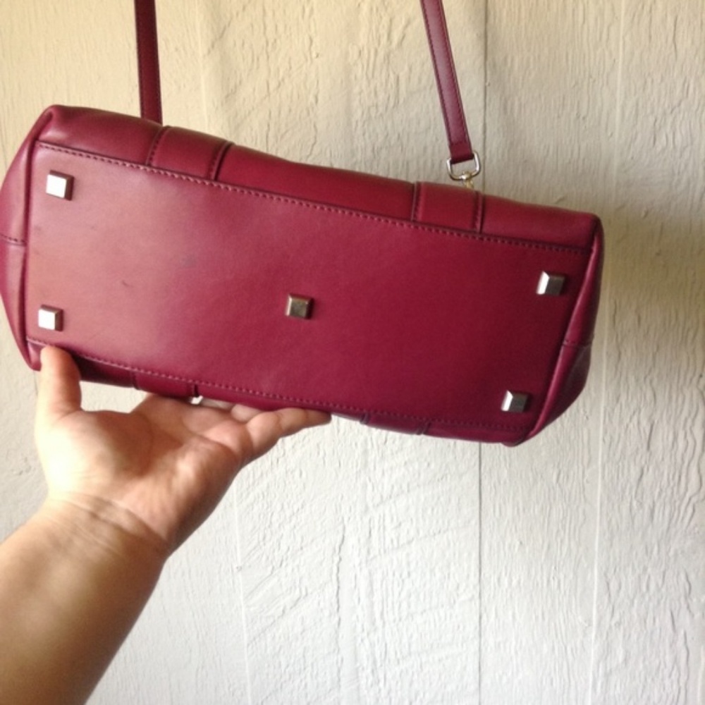Flynn Maroon Leather Crossbody Roland Barrel Bag - Picture 6 of 8
